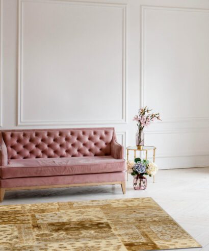 Luxury rich living room interior design with elegant classic furniture and wall decorations. Large light white room with big window ΧΑΛΙ VINTAGE 187/493440 - 200X300 NewPlan - 5 07 vng 187 493440 4 scaled